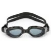 AQUASPHERE Kaiman Small Zwembril - Smoke Getint - Zwart/Zwart 2 AQUASPHERE Kaiman Small Zwembril - Smoke Getint - Zwart/Zwart -Zwemuitrusting aquasphere kaiman small swim goggles smoke tinted black black 2 1497091