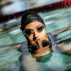 AQUASPHERE Kaiman Zwembril - Smoke Getint - Transparent/Transparent -Zwemuitrusting aquasphere kaiman swim goggles smoke tinted 3 1 1438084