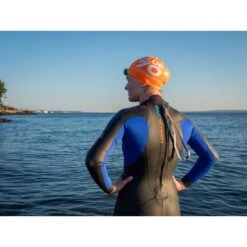 Blueseventy Sprint Dames Wetsuit - Zwart/blauw 18 Blueseventy Sprint Dames Wetsuit - Zwart/blauw -Zwemuitrusting blueseventy sprint womens wetsuit black blue 22 1427882