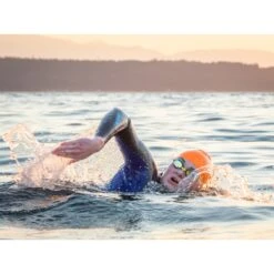 Blueseventy Sprint Dames Wetsuit - Zwart/blauw 19 Blueseventy Sprint Dames Wetsuit - Zwart/blauw -Zwemuitrusting blueseventy sprint womens wetsuit black blue 24 1427884