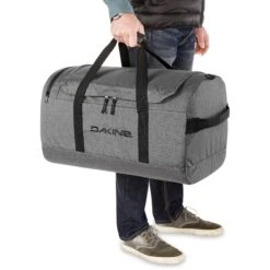 Dakine EQ Duffle 70L Reistas - Zwart -Zwemuitrusting dakine eq duffle 70l bag carbon 1 1431778