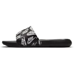 Nike Victori One Slides Heren - Zwart/wit-zwart CN9678-008 -Zwemuitrusting nike victori one mens printed slides black white black cn9678 008 1 1414887