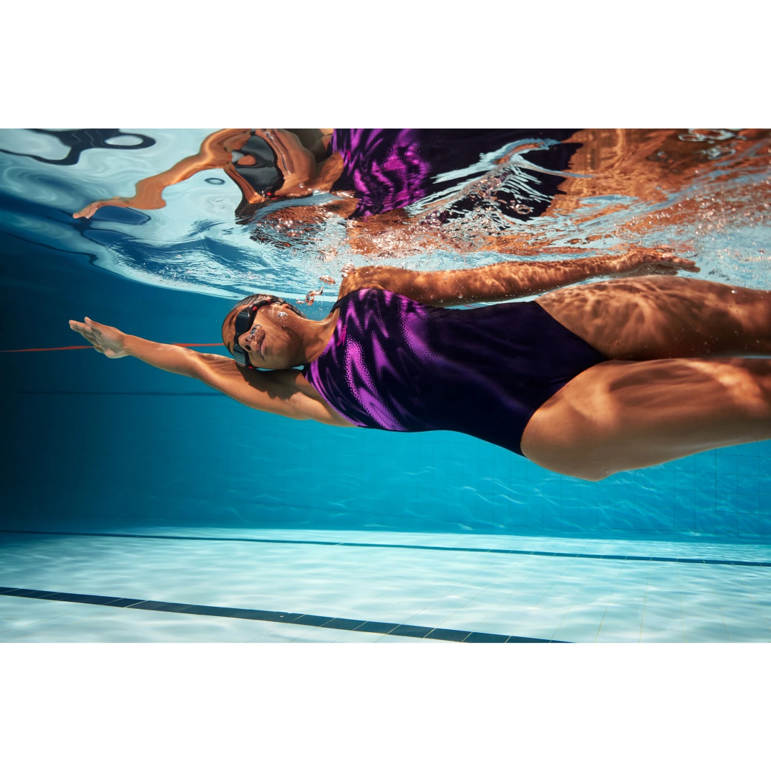 Speedo HyperBoom Placement Muscleback Badpak - True Navy/Orchid Shine 12 Speedo HyperBoom Placement Muscleback Badpak - True Navy/Orchid Shine - Afbeelding 10