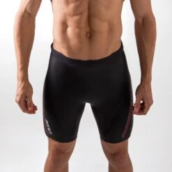 Zone3 Neopreen Kickpants Short 'Premium' Aerodome Elite 5/3mm - Zwart/rood 16 Zone3 Neopreen Kickpants Short 'Premium' Aerodome Elite 5/3mm - Zwart/rood -Zwemuitrusting zone3 neoprene buoyancy shorts premium aerodome elite 5 3mm black red 2 1539399